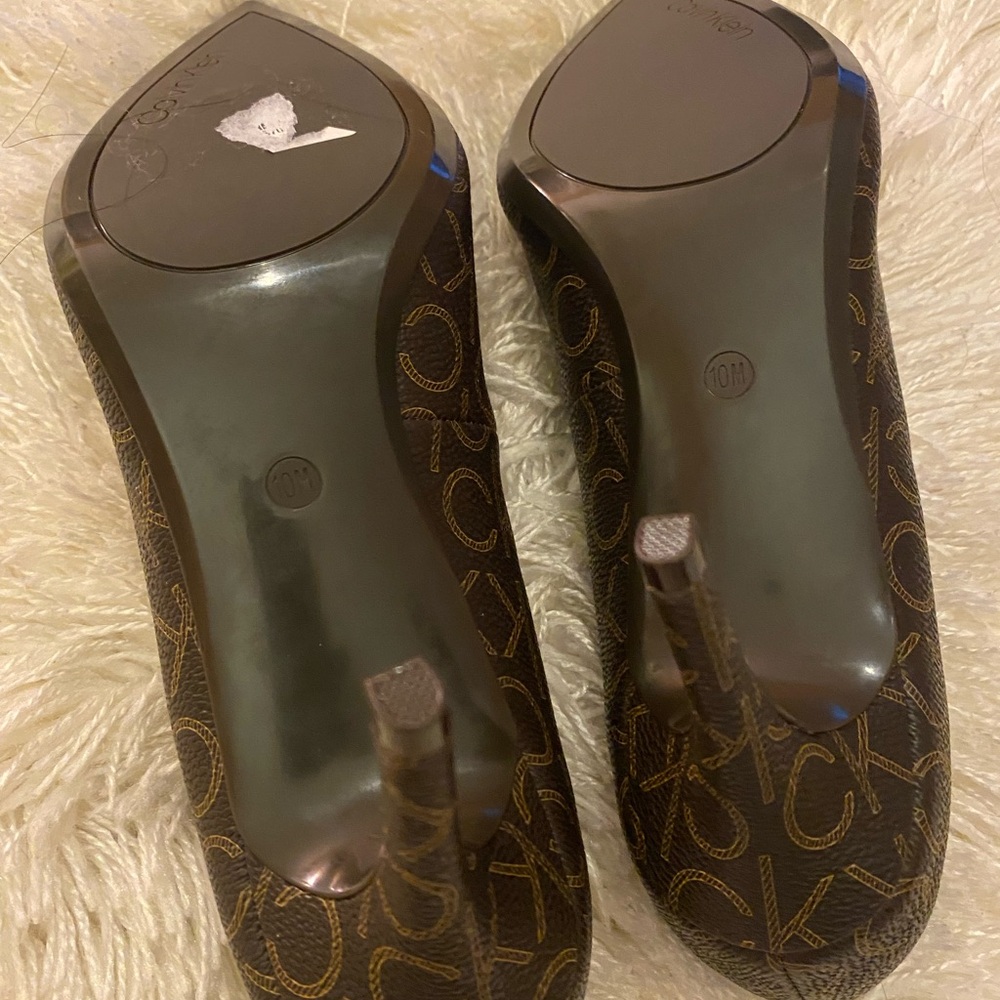 Calvin Klein Brown Heeled Shoes with Classic Design - Picture 8 of 8